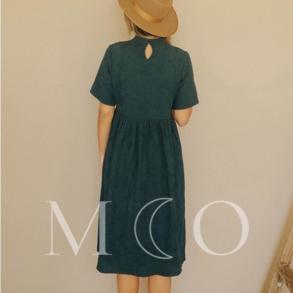Minette Forest Green Dress - Picture 2 of 7